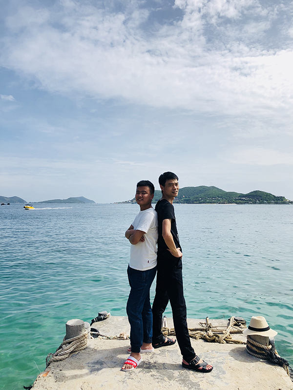 ��ζpose���M����