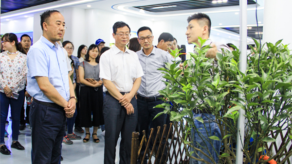 �x����һ�Ѕ��^�������rչ�d