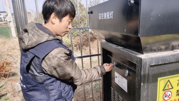 托普云農植保開燈巡檢行動